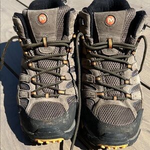 Merrell Men's Athletic Shoes - Gray and Black